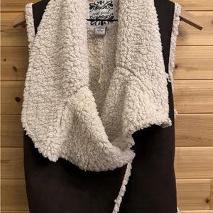 Y2K NWT Wet Seal Size Medium Sherpa Lined Cozy Vest thumbnail 5