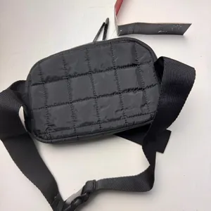 Reebok Trendy Fashionable Lightweight Black Fanny Pack Case Sz 1.6 L NWT thumbnail 1