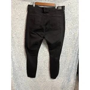 Levi's Black High-Rise Skinny Jeans thumbnail 4