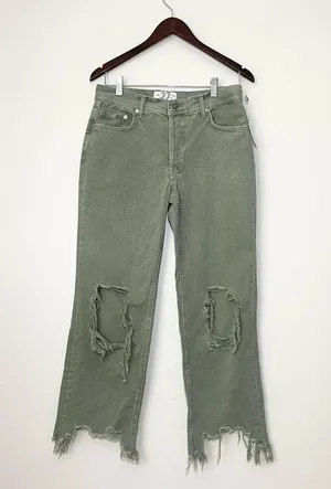 NWT Free People Maggie Mid Rise Straight Leg Jeans Distressed thumbnail 2