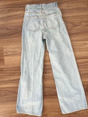 H&M Light Wash Distressed High Rise Wide Leg Jeans Size 2 thumbnail 5