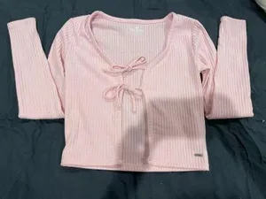 Hollister Front Tie Shirt thumbnail 1