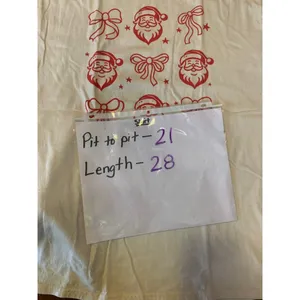 Gildan Christmas Graphic T-shirt Large Cream Red Santa Bow Design thumbnail 5
