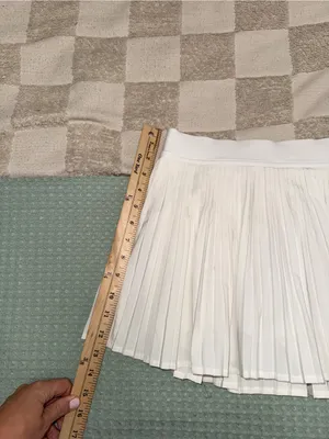 Lululemon Varsity High-Rise Pleated Tennis Skirt White size 4‎ thumbnail 3