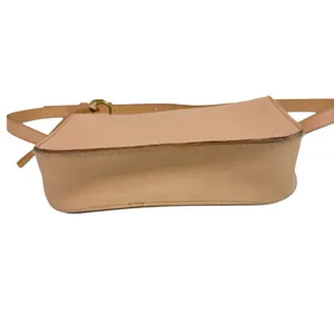 Madewell The Simple Pouch‎ Belt Bag in Linen Cream Leather thumbnail 6