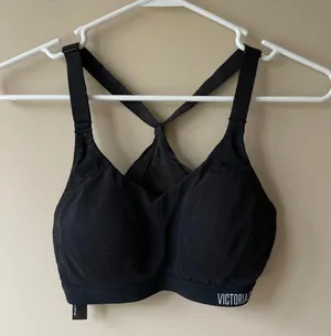 Victoria's Secret VSX sports bra thumbnail 1