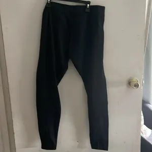 Under Armour Jet Black Athletic Leggings‎ thumbnail 4