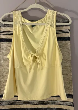 Wild fable satin yellow lace tank top thumbnail 1