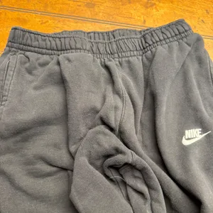 Nike Mens Club Fleece Joggers Black Sweatpants Embroidered Logo Size‎ M thumbnail 3