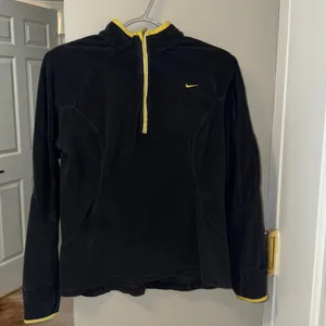 Nike quarter 1/4 zip up Black and Yellow fleece Pullover thumbnail 2