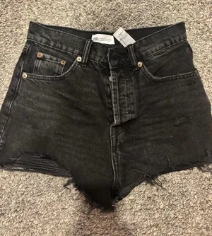Zara black denim frayed shorts thumbnail 1