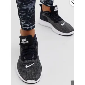 Nike Flex TR 9 Women’s Running Shoes Size 8 Black Anthracite Sneakers Gym thumbnail 2