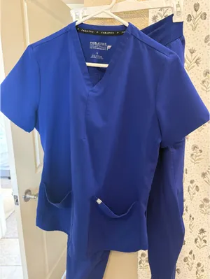 Fabletics Scrub Set thumbnail 1