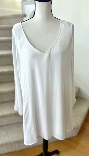 NWT Lovers + Friends Gracie White Crochet Sleeve V-Neck Shift Dress thumbnail 1