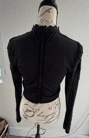 Windsor Black Lace Overlay Long Sleeve Mesh Crop Top - Size Small thumbnail 6