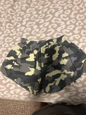 Lululemon Shorts Hotty Hot 2.5" thumbnail 2