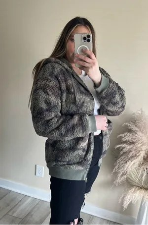 American Eagle camo Sherpa zip up jacket thumbnail 5