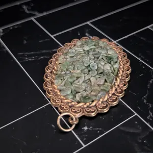 Vintage Pendant Very Large Statement Green & Antique Gold Tone Oval thumbnail 5