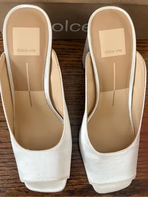 Dolce Vita Sabela Heel NIB White Size 6.5 thumbnail 5