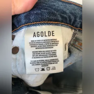 Agolde Riley High Rise Crop Distressed Hem Jeans Size 27 thumbnail 9