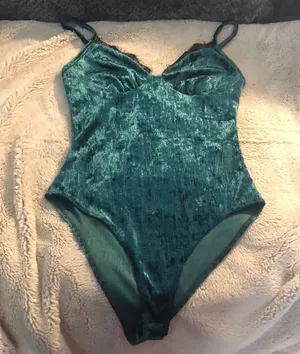 🎉4 for $20 A3 Design Green Velvet Bodysuit, size small thumbnail 1