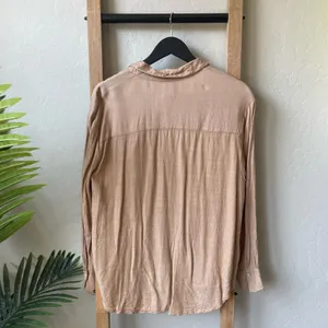 A New Day Tan Button-Front Women's Shirt thumbnail 4