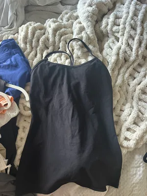 lulu tank Size 8 thumbnail 2