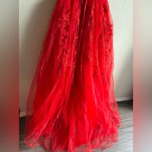 Wedding Dress VNAIX Red Lace Embroidered Tulle Ball Gown Size 6 thumbnail 4