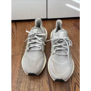 Adidas UltraBoost 22 Gray Running Women's Shoes Sneakers GX5594 Size 8.5 thumbnail 2