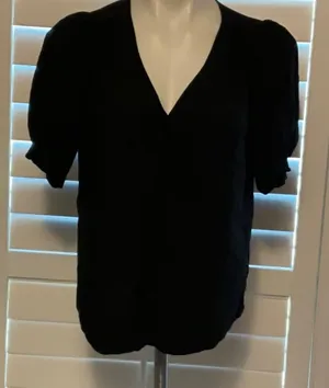 Old Navy Black Fitted Short Sleeve Blouse thumbnail 1