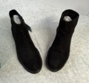 Vepose Womens Black Lug Sole Ankle Boots Block Heel Side Zip‎ 938L Size 8M NEW thumbnail 1