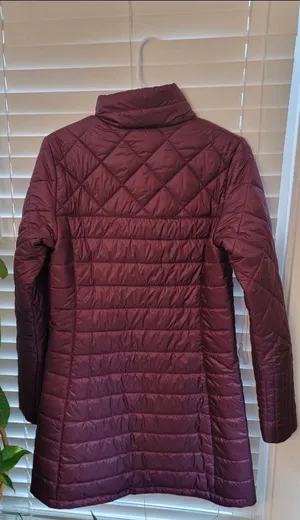 Women’s Patagonia Winter Coat Maroon Medium thumbnail 2