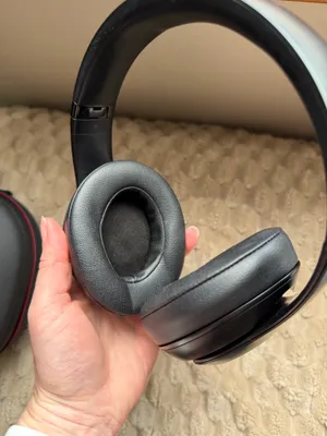 Beats Studio 3 Wireless Headphones thumbnail 3