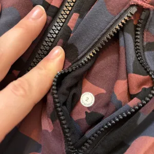 LULULEMON Define Jacket Luon — Heritage 365 Camo Smoky Red Night Sea | 2 thumbnail 3