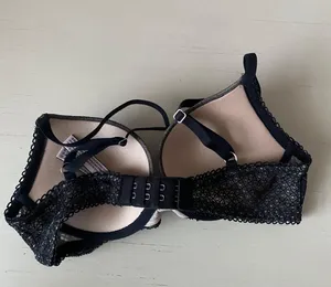 Like new Victoria’s Secret dream angels push up black and nude lace bra thumbnail 2