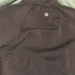 Lululemon Women's Grey and Black Jacket size 2 thumbnail 3