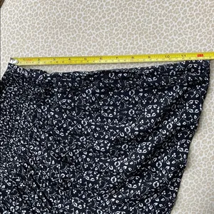 American Eagle Flowy Flat Front Shorts thumbnail 9