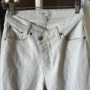 ABERCROMBIE & FITCH Curve Love The Dad High Rise Crossover Jeans Size 27/4L thumbnail 3