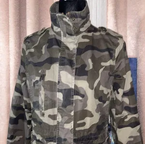 Size M Camo Jacket thumbnail 2