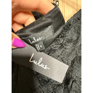NWT Lulus Melosa Black Textured Ruffled Mini Dress LBD Sheath Party Resort Sz S thumbnail 7