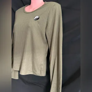 Love Streak Women’s Olive Green Yin Yang Long Sleeve Ribbed Crop Top SZ LG thumbnail 3