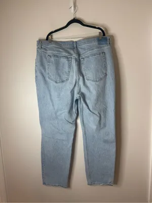 Abercrombie & Fitch Ultra High Rise 90s Straight Jean 20 thumbnail 8