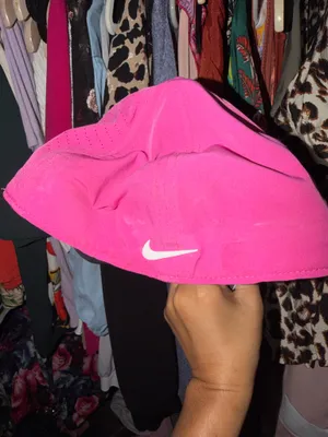 Women’s pink Nike dry fit thumbnail 2