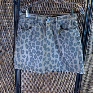 BlankNYC Leopard Print Mini Skirt Size 27 thumbnail 3