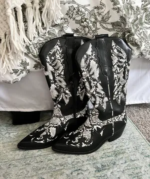 Nasty Gal Black Cowgirl Boots thumbnail 4