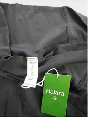 Size L Halara Crossover Yoga Biker Shorts thumbnail 3