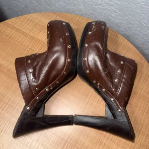 Vintage‎ Y2K Fioni Brown Boho Studded Mule Festival Faux Leather Heels 8.5 thumbnail 10