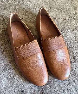 Gentle Souls by Kenneth Cole Leather Flats thumbnail 1