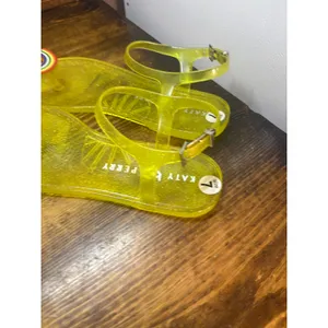 Katy Perry yellow rainbow sandals size 7 thumbnail 5