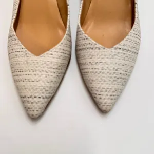 Talbots Women's Size 7 Textured Pointed Toe Pumps Ivory Tweed Kitten Heels thumbnail 3